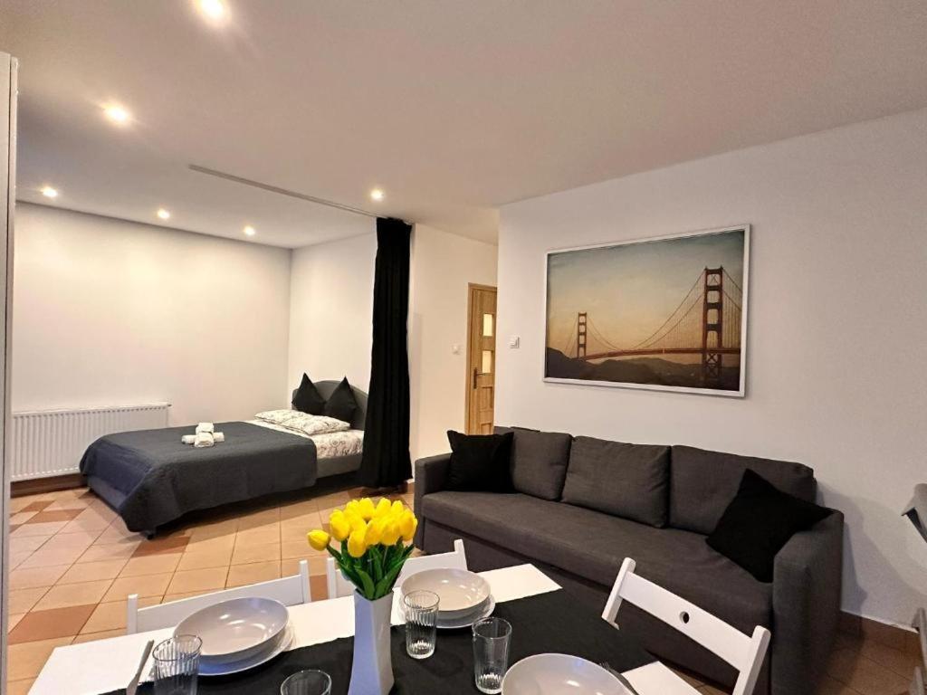 Ferienwohnung The M O D E R N C I T Y Spot Kattowitz Exterior foto